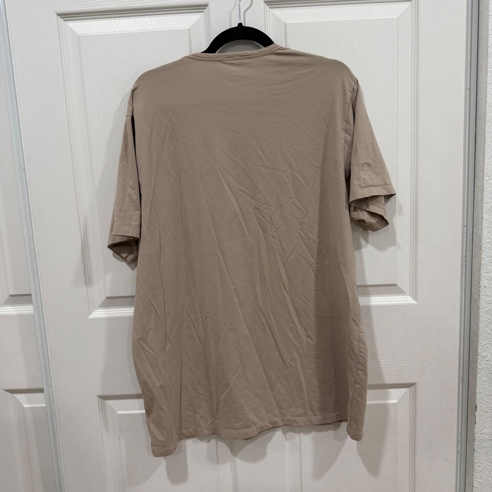 Vuori Mens XXL Tuvalu Pocket Tee Tan V1031 Short Sleeve Cotton‎ Stretch T-Shirt - Picture 5 of 9